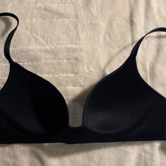 Uniqlo Seamless Black Women's Bra - Picture 2 of 3